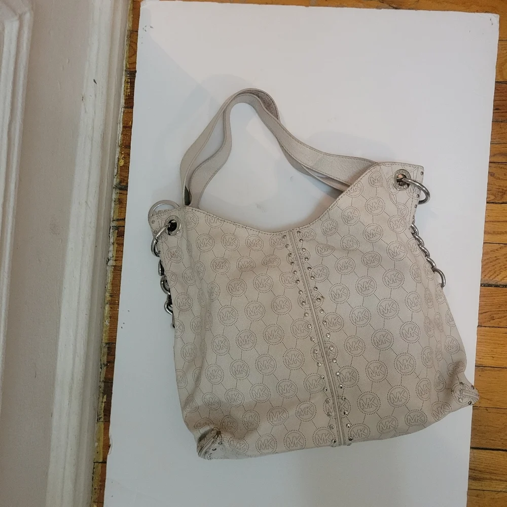 Michael Kors Astor Large Studded‎ Hobo Bag EUC Quiet Luxury Minimalist